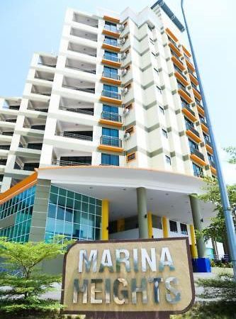 Marina Heights Seaview Resort Apartment II Lumut Kültér fotó