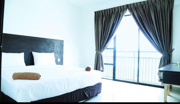 Marina Heights Seaview Resort Apartment II Lumut Kültér fotó